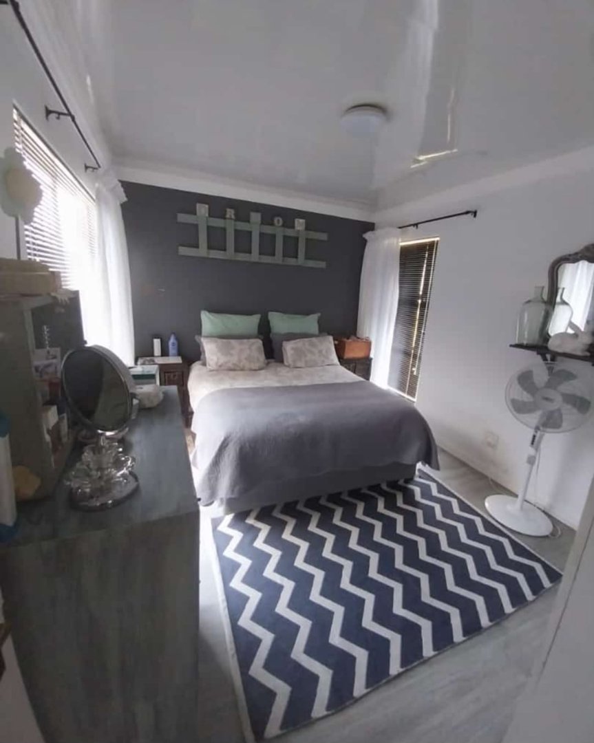 2 Bedroom Property for Sale in Langenhovenpark Free State